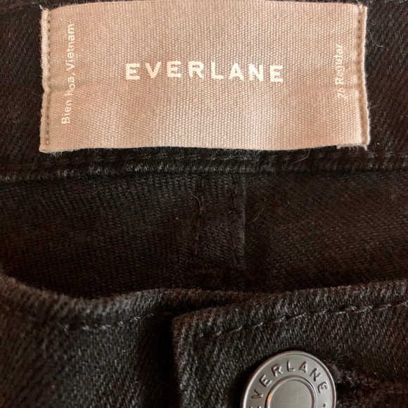 Skinny mid-rise black jeans. - Picture 2 of 4